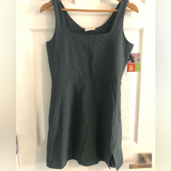 Alder Apparel Get Dirty 2.0 Dress. Activewear material. - Picture 2 of 2